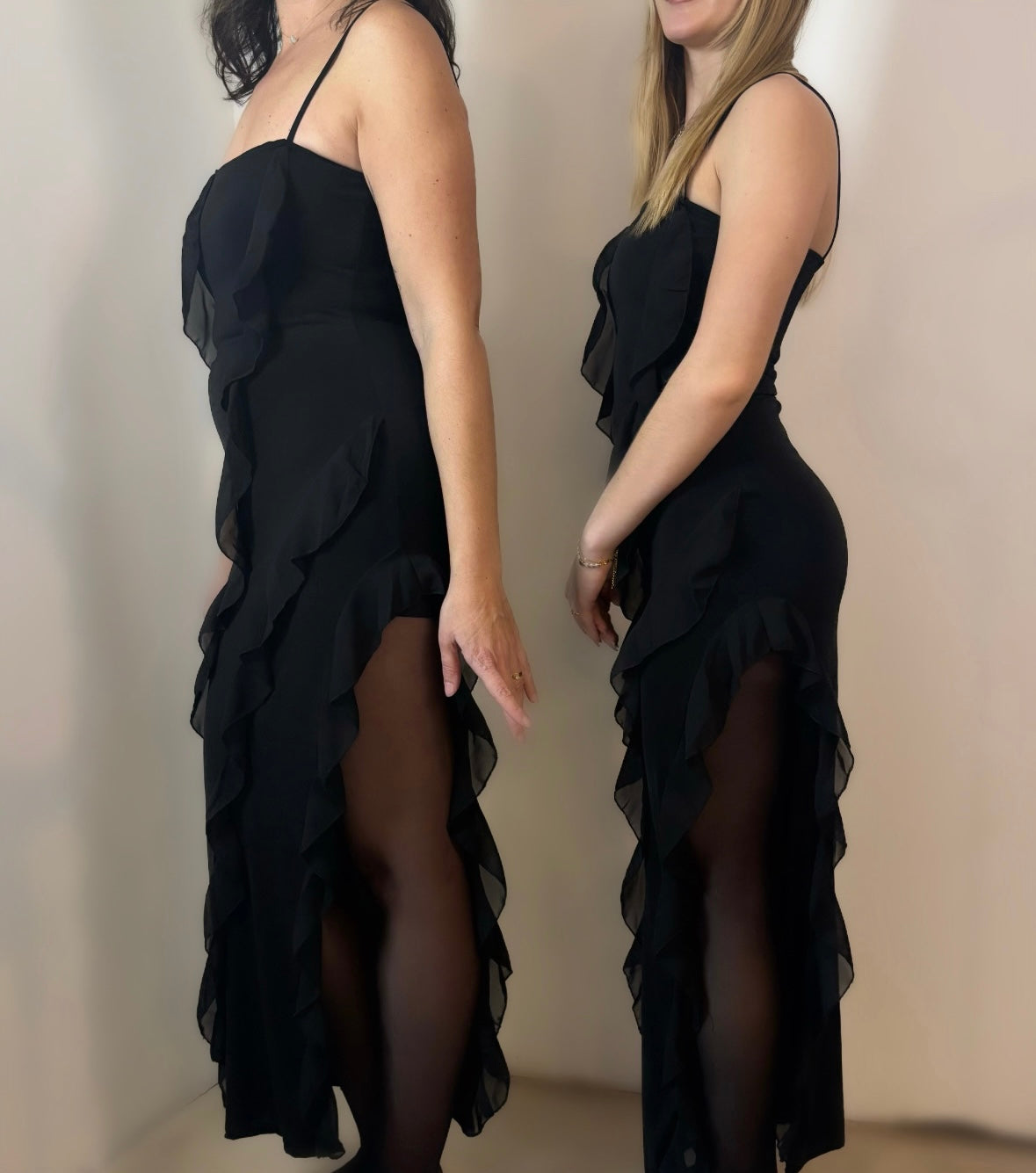 Robe Hanna 🖤